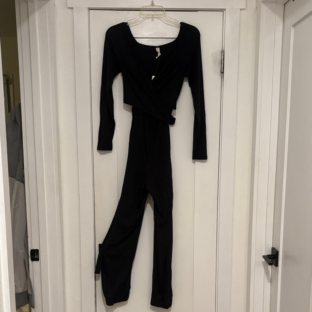 Chic Black Long Sleeve Jumpsuit